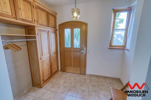 Windfang/Ankleide - 5 Zimmer Einfamilienhaus in Kirchseeon