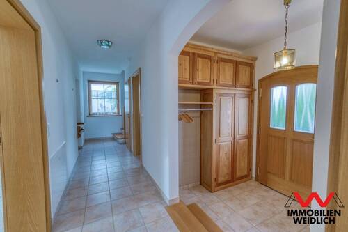 Ankleide/Flur - Einfamilienhaus mit 184,00 m² in Kirchseeon zur Miete