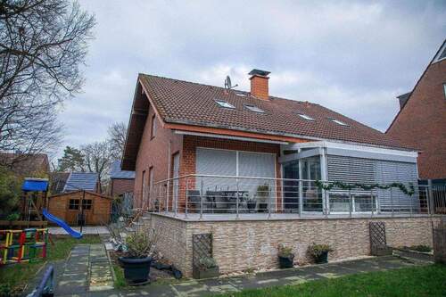 Bild 1 - Großes Mehrgenerationenhaus mit Einliegerwohnung - auch als Mehrfamilienhaus nutzbar.