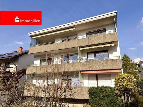 Gartenansicht - Solides 5-Familienhaus mit 3 Garagen und Entwicklungspotential - OF-Bieber