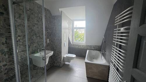 Badezimmer.JPG - 3-Zimmer zum Wohlfühlen mit Altbauflair und neuem Bad