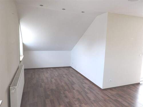 Wohnzimmer - 2 Zimmer Etagenwohnung zum Kaufen in Langenau