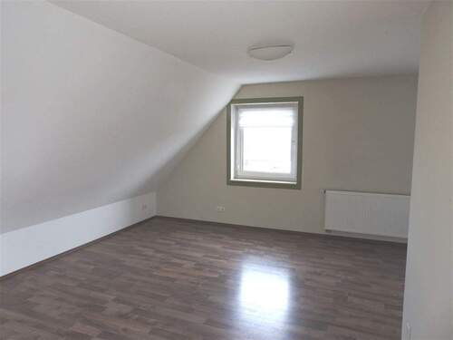 Wohnzimmer - 2 Zimmer Etagenwohnung in Langenau