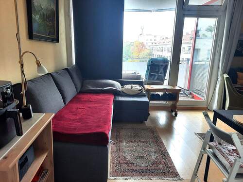 heller freundlicer Wohnraum mit Loggia.jpg - 