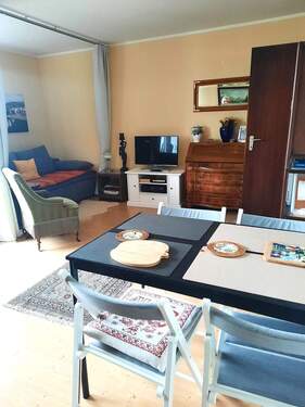 Wohn- Schlafraum möbliert.jpg - 