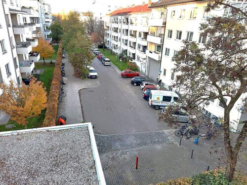 Blick aus der Whg. in Sackgasse.jpg - 