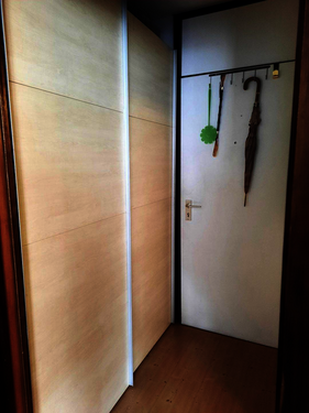 großer Schiebetürschrank im Flur.jpg - 
