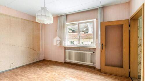 1. OG Schlafzimmer 1 - 