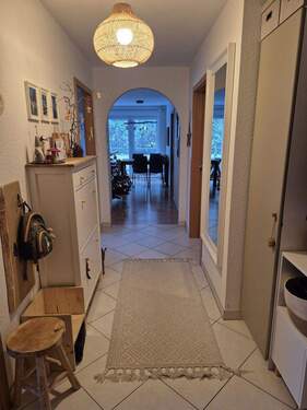 Flur - Moderne 3,5-Zimmer-Wohnung mit großem Balkon ohne Maklerprovision