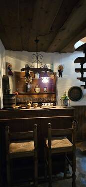 Die eigene Bar im Keller für gesellige Stunden - 