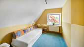 1. OG Schlafzimmer 1 1 - 