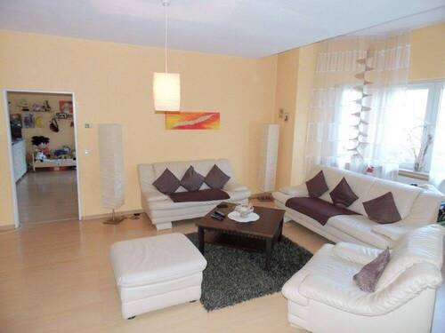 geräumiges Wohnzimmer 1 - 2 Zimmer Etagenwohnung zur Miete in Lippstadt Kernstadt