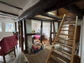 IMG_4080 Wohnraum mit Treppe nach oben - Für Fachwerkliebhaber Ensemble bestehend aus 2 miteinander verbundenen Fachwerkhäusern