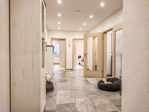 großzügiger Flur - 