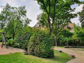 hübsche Parkanlage vor dem Haus - 