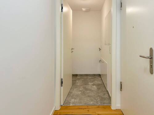 Abstellraum mit Waschmaschinenanschluss - 