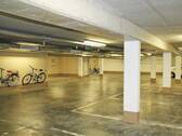Großzügiger Tiefgaragenplatz (17) - 