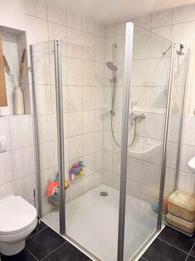 Zweites Bad mit übergroßer Dusche...!! - 