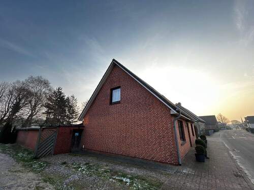 Seitenansicht - 5 Zimmer Einfamilienhaus in Hennstedt