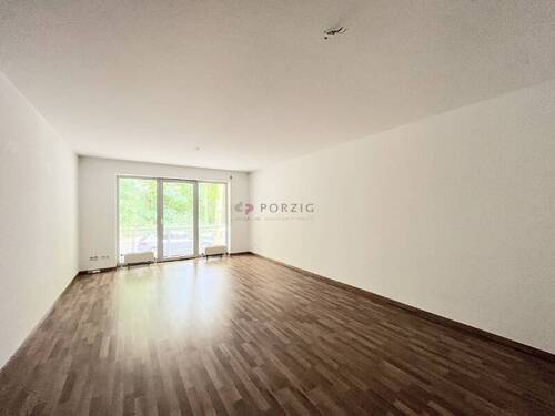 Wohnzimmer - 3 Zimmer Etagenwohnung zur Miete in Chemnitz