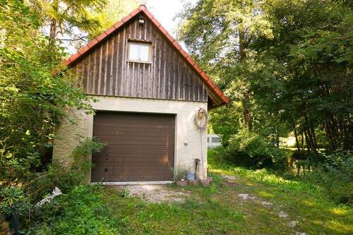 Garage/Werkstatt auf Gartengrundstück - 