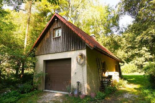 Garage/Werkstatt auf Gartengrundstück - 