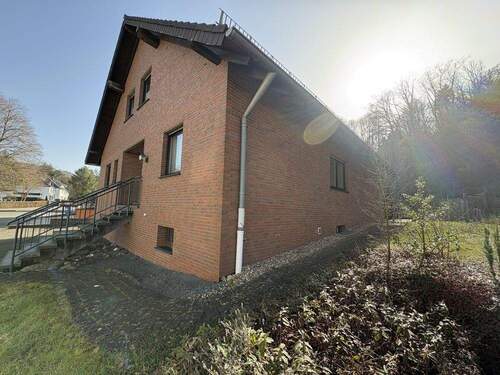 Seiten- und Frontansicht - 4 Zimmer Einfamilienhaus in Schleiden / Gemünd