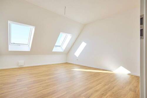 Schlafzimmer 2 / Büro - 