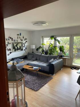 Wohnzimmer - 3 Zimmer Etagenwohnung zur Miete in Saarbrücken