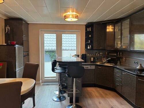 die moderne Einbauküche - 5 Zimmer Doppelhaushälfte zum Kaufen in Wolfsburg