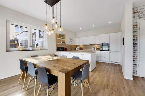 Essen/Küche - 9 Zimmer Einfamilienhaus zum Kaufen in Willingen