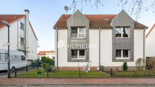 Außenansicht 1 - Moderne Doppelhaushälfte mit Garten, Terrasse und Garage - gepflegt & familienfreundlich