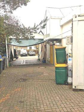 Ölabscheider hinter Büro - Grundstück in Nürnberg zur Miete