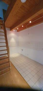 Küchenbereich mit Stiege - 