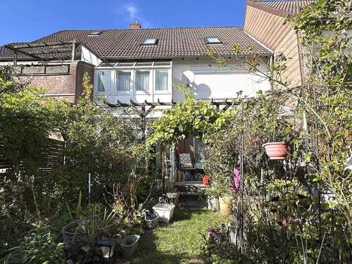 Fassade Rückseite - 6 Zimmer Reihenmittelhaus in Springe