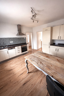 geräumige Küche - 4 Zimmer Doppelhaushälfte zum Kaufen in Dachau