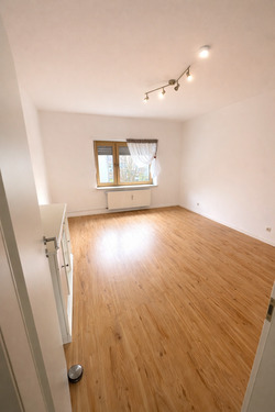 großzügige Räume - 4 Zimmer Doppelhaushälfte in Dachau