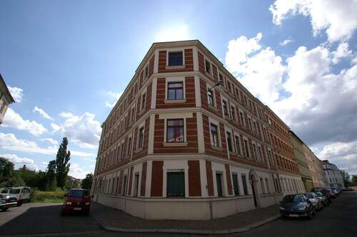 Hausansicht.JPG - Traumhafte 2-Raum-Wohnung mit Terrasse