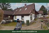 Aussenansicht - Zweifamilienhaus mit viel Platz und Potenzial zur Neugestaltung