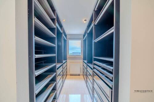 begehbarer Kleiderschrank - 