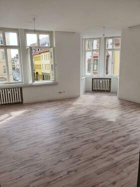 Wohnzimmer - 3 Zimmer Etagenwohnung in Kahla