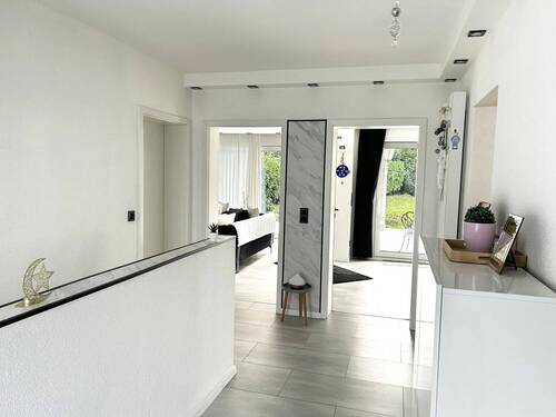 Diele - Einfamilienhaus mit 99,00 m&sup2; in Solingen zum Kaufen