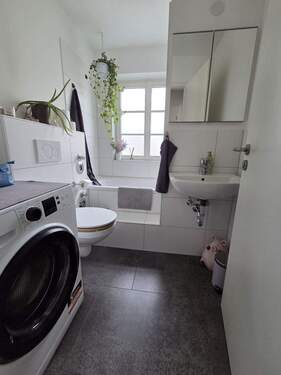 WE 1 - Badezimmer mit Wanne - 