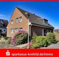 Freistehendes Zweifamilienhaus mit zwei Garagen - Tönisvorst