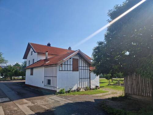 Zufahrt von Westen - Mehrfamilienhaus, Wohnhaus mit 134,00 m² in Emmerting zum Kaufen