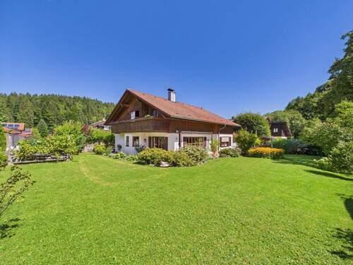 Garten & Landhaus - Bayerisches Landhaus mit Traumgrundstück nahe Tegernsee - Ihr Paradies in Marienstein