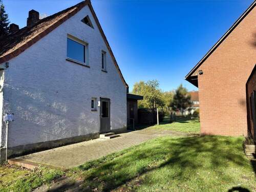 Ansicht Hof und Nebeneingang - 