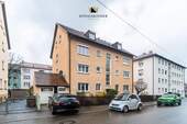 Eingangsbereich 1. OG - 1 Zimmer Mehrfamilienhaus, Wohnhaus zum Kaufen in Stuttgart