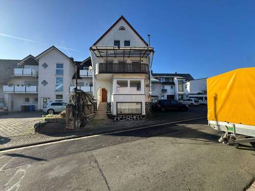 Vorderansicht Haus 3 - 1 Zimmer Mehrfamilienhaus, Wohnhaus in Weilburg/Gaudernbach