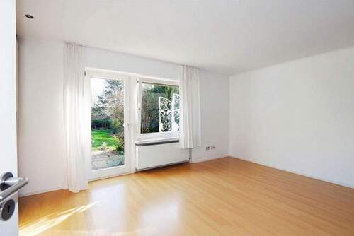 Schlafzimmer mit Gartenzugang - 